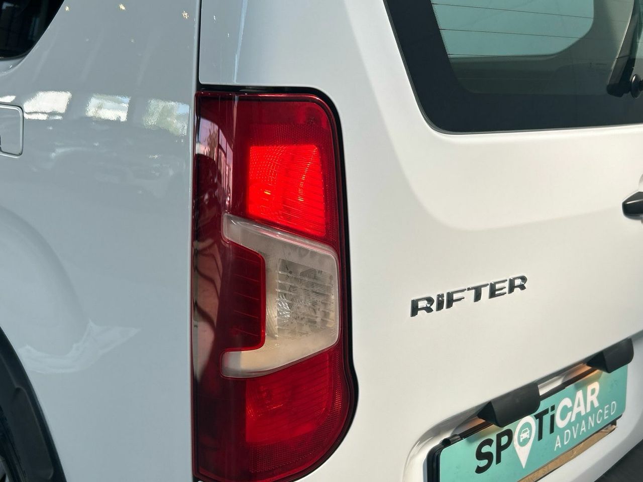 Peugeot Rifter BlueHDi 100 Access Standard 73 kW (100 CV) - foto 17