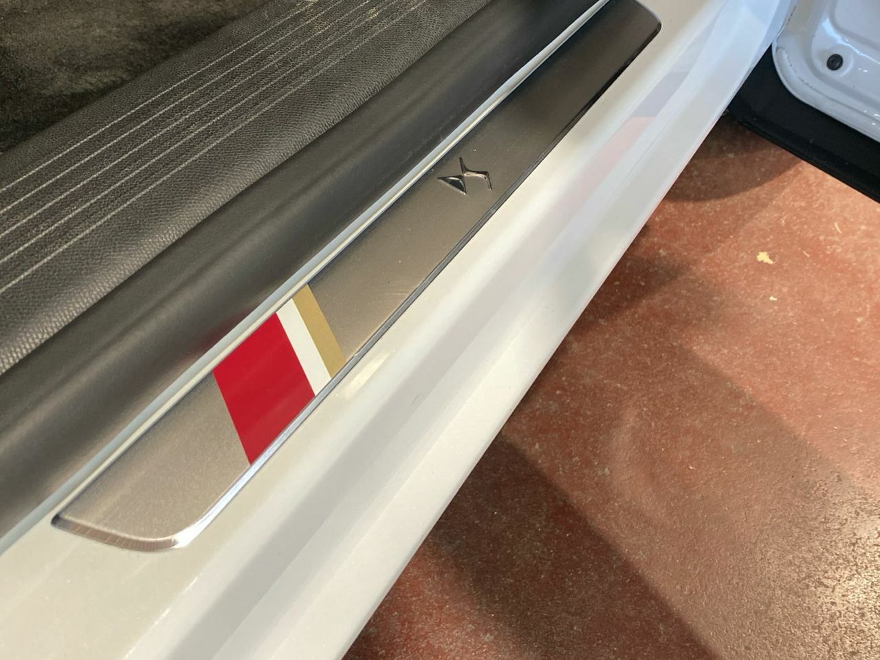 DS DS 4 E-TENSE 225 Performance Line + Auto 165 kW (225 CV) - foto 27