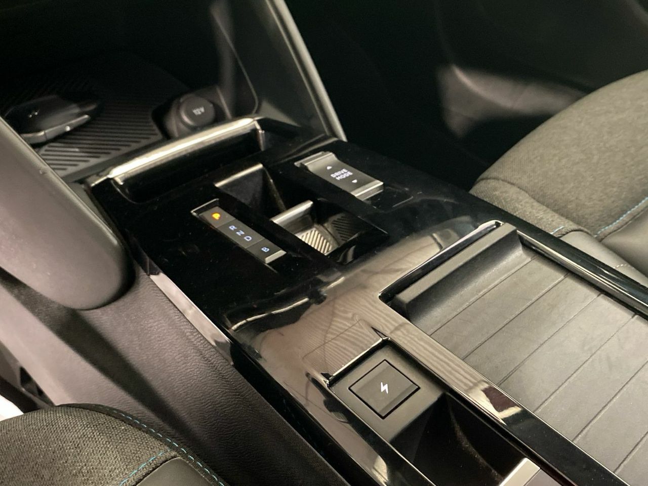 Citroën C4 eléctrico Shine 100 kW (136 CV) - foto 14