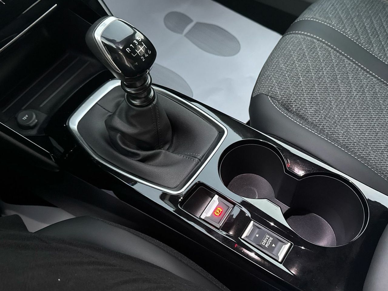 Peugeot 2008 PureTech 100 S&S Allure 75 kW (100 CV) - foto 14