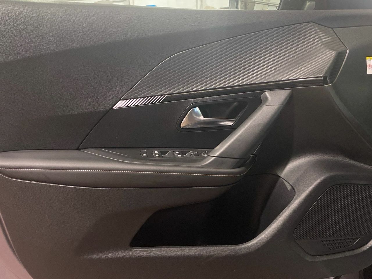 Peugeot 2008 PureTech 130 S&S Allure EAT8 96 kW (130 CV) - foto 19