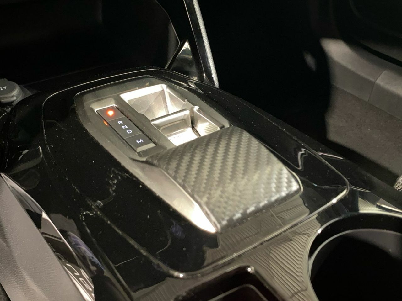 Peugeot 2008 PureTech 130 S&S Allure EAT8 96 kW (130 CV) - foto 14