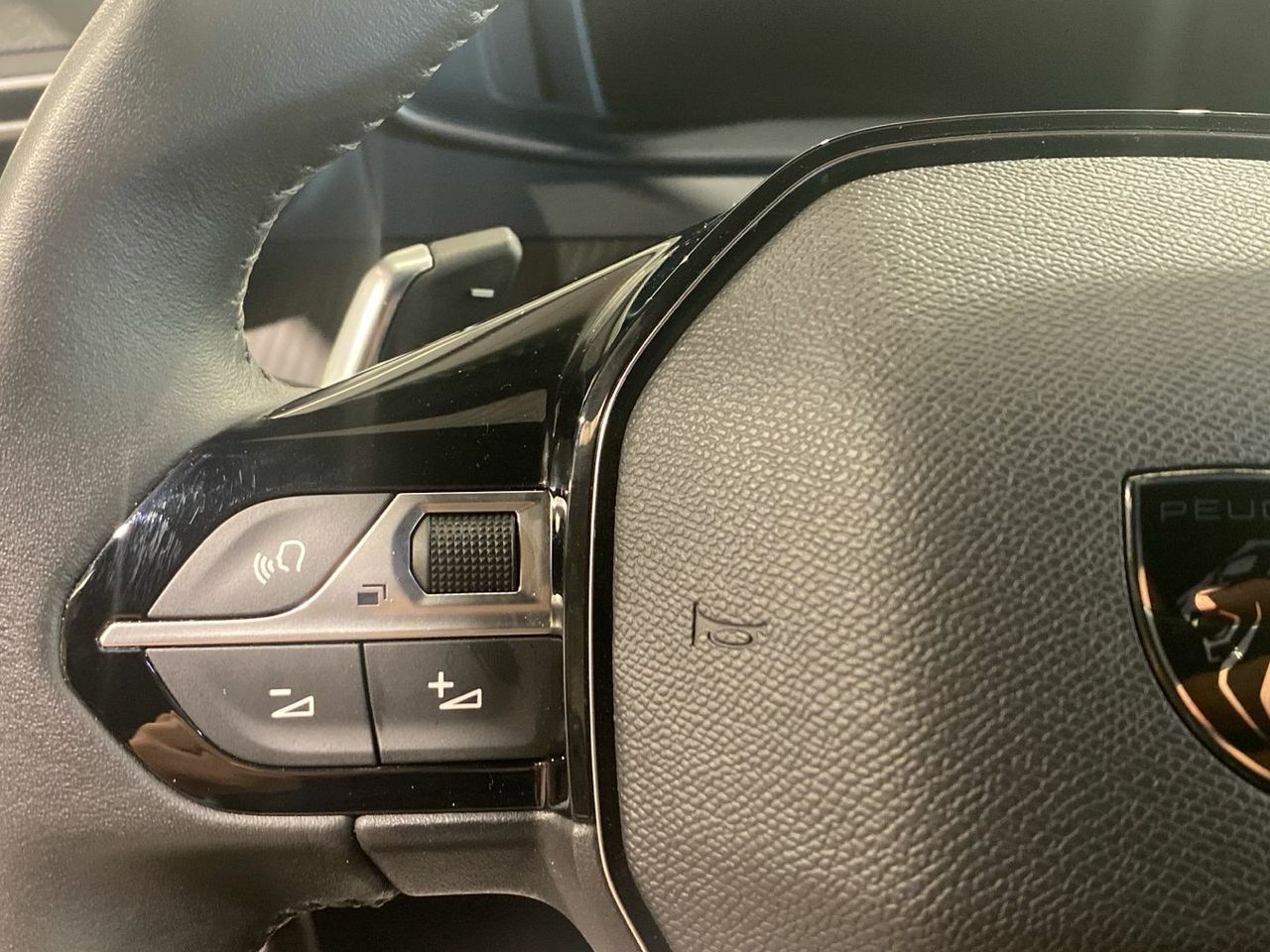 Peugeot 2008 PureTech 130 S&S Allure EAT8 96 kW (130 CV) - foto 20