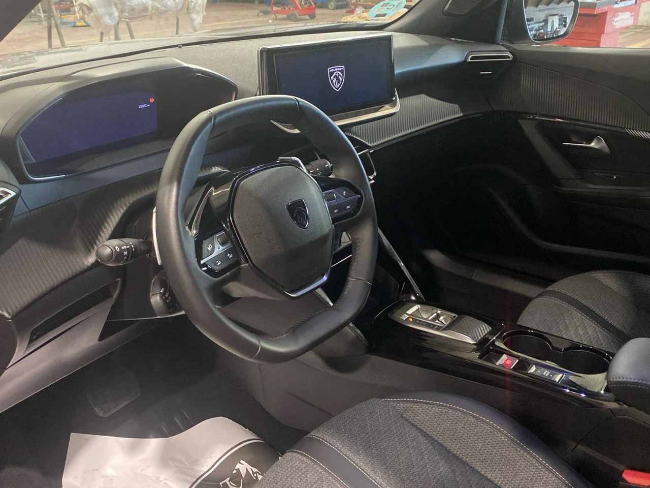 Peugeot 2008 PureTech 130 S&S Allure EAT8 96 kW (130 CV) - foto 21