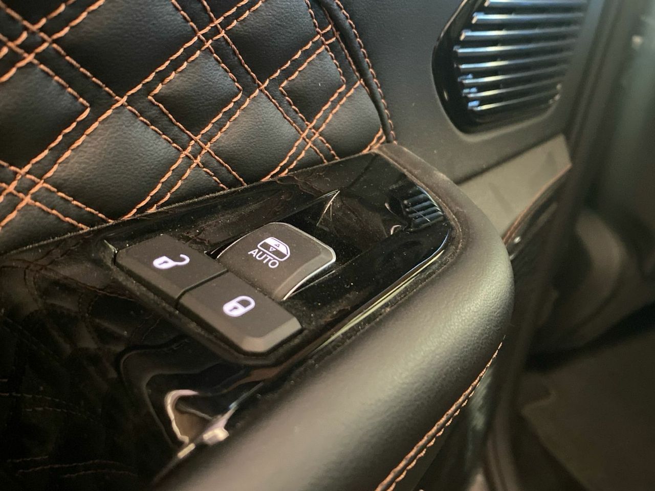 Jeep Grand Cherokee 2.0 PHEV Summit Reserve 4xe 280 kW (381  - foto 31