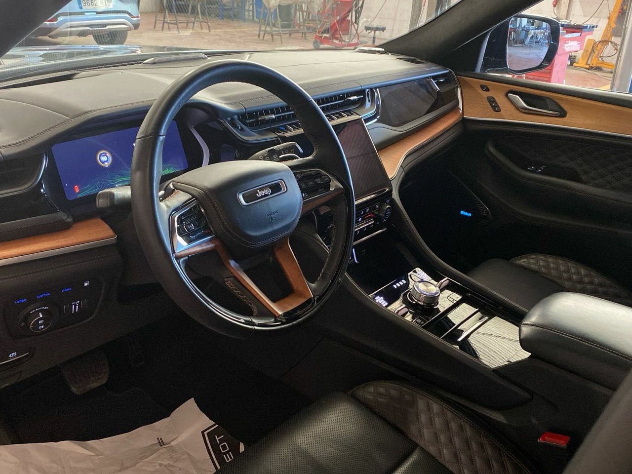 Jeep Grand Cherokee 2.0 PHEV Summit Reserve 4xe 280 kW (381  - foto 21