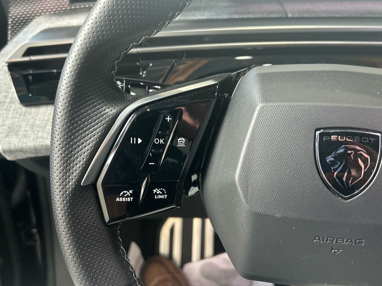 Peugeot 5008 Hybrid 1.2 GT eDCS6 100 kW (136 CV) - foto 20