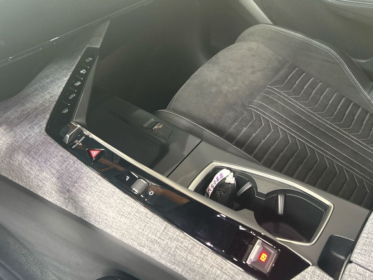 Peugeot 5008 Hybrid 1.2 GT eDCS6 100 kW (136 CV) - foto 14