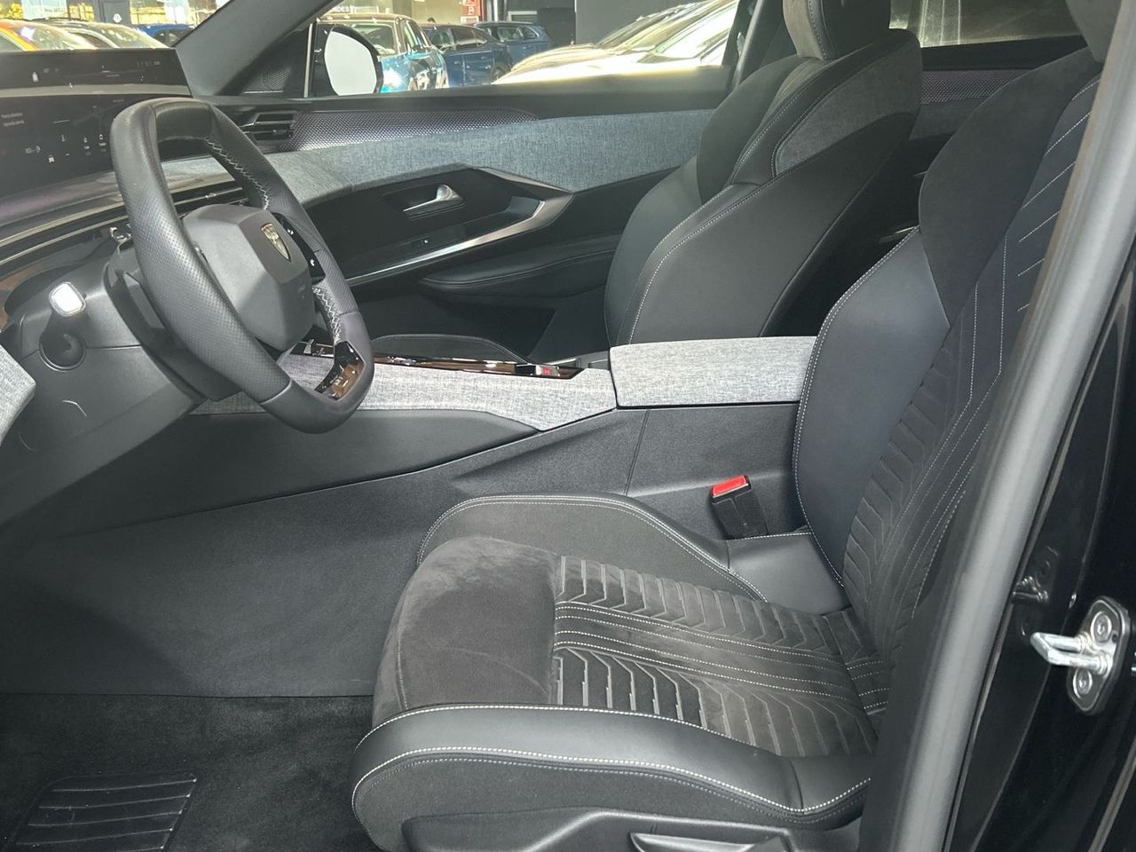 Peugeot 5008 Hybrid 1.2 GT eDCS6 100 kW (136 CV) - foto 11