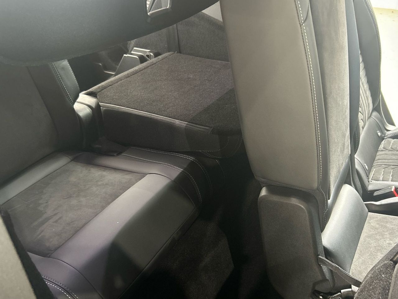 Peugeot 5008 Hybrid 1.2 GT eDCS6 100 kW (136 CV) - foto 33