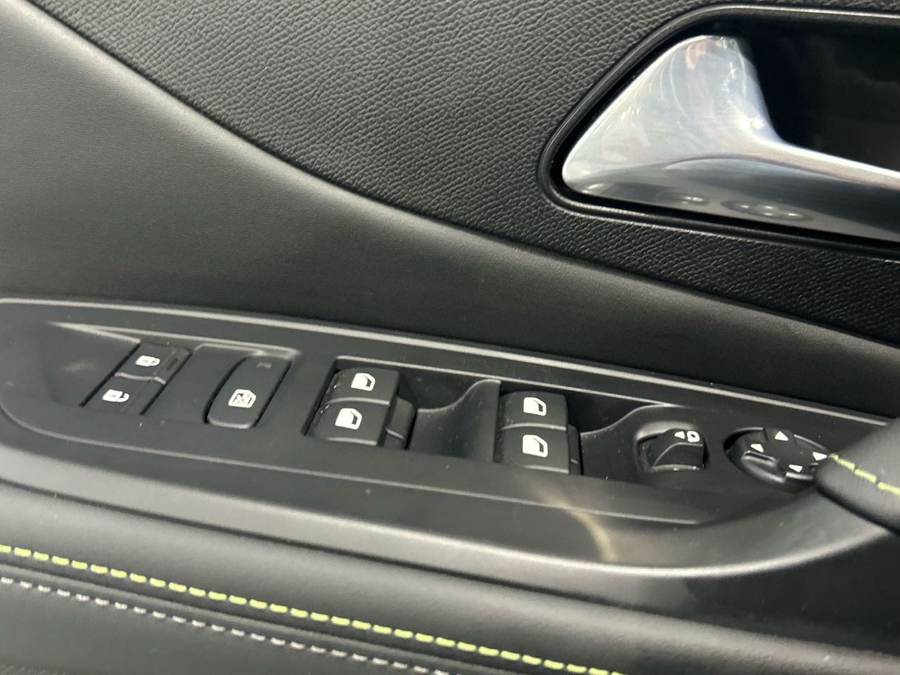 Peugeot 408 PHEV 225 GT e-EAT8 165 kW (224 CV) - foto 19