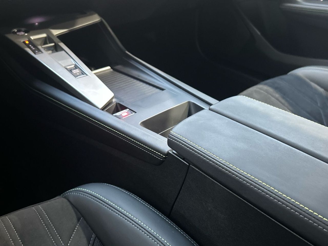 Peugeot 408 PHEV 225 GT e-EAT8 165 kW (224 CV) - foto 14