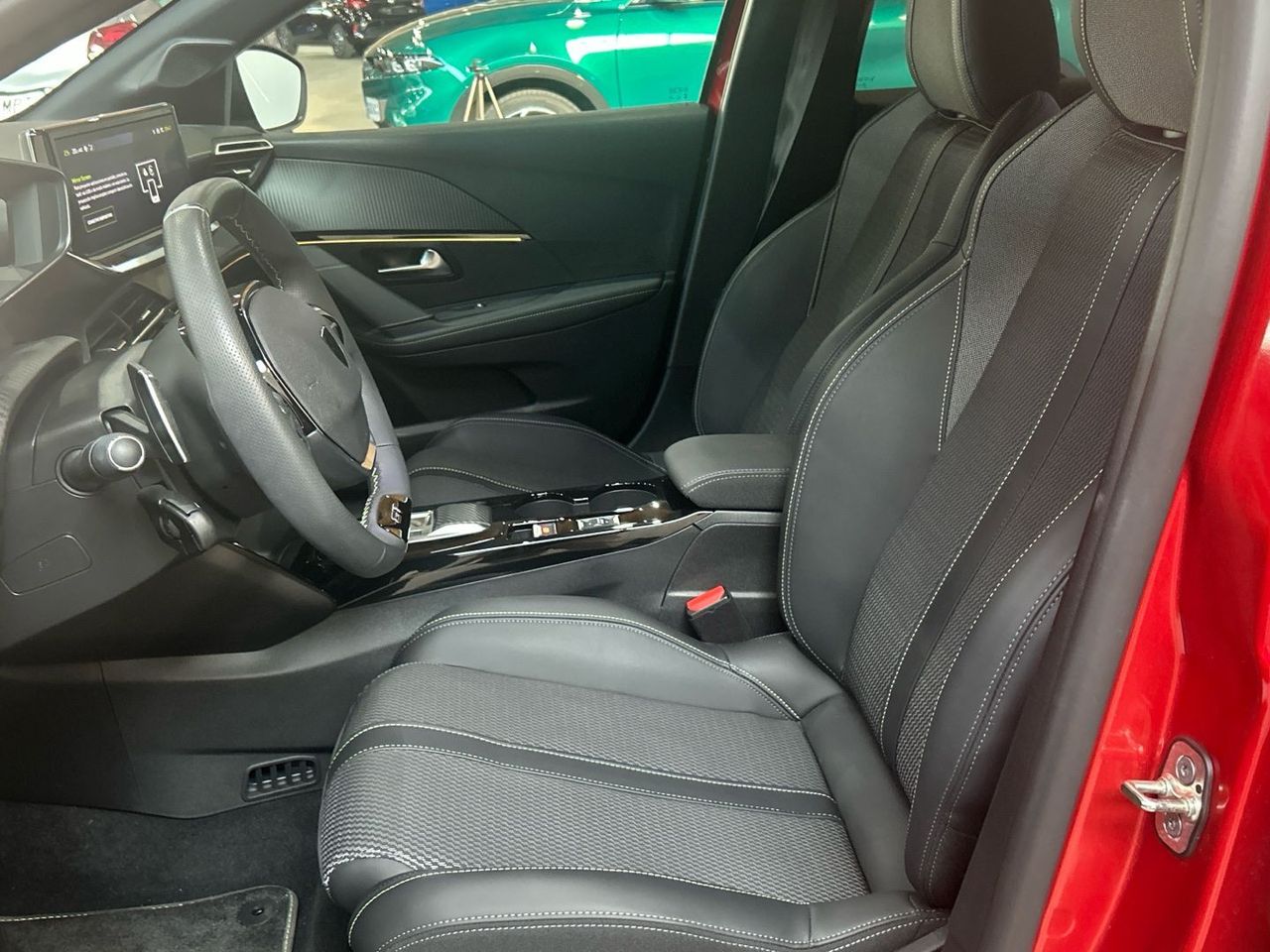 Peugeot 208 GT Hybrid eDCS6 75 kW (100 CV) - foto 11