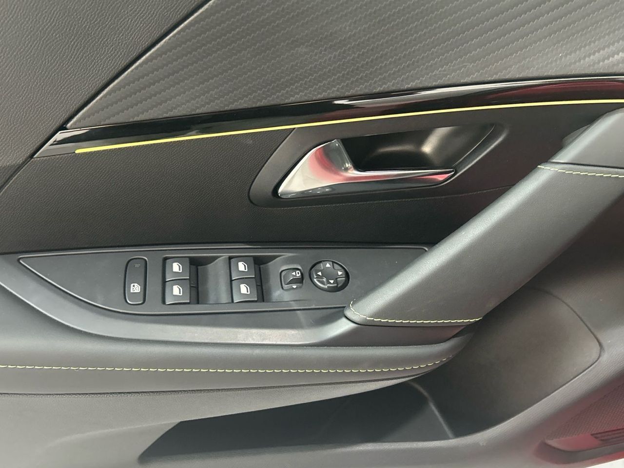 Peugeot 208 GT Hybrid eDCS6 75 kW (100 CV) - foto 19