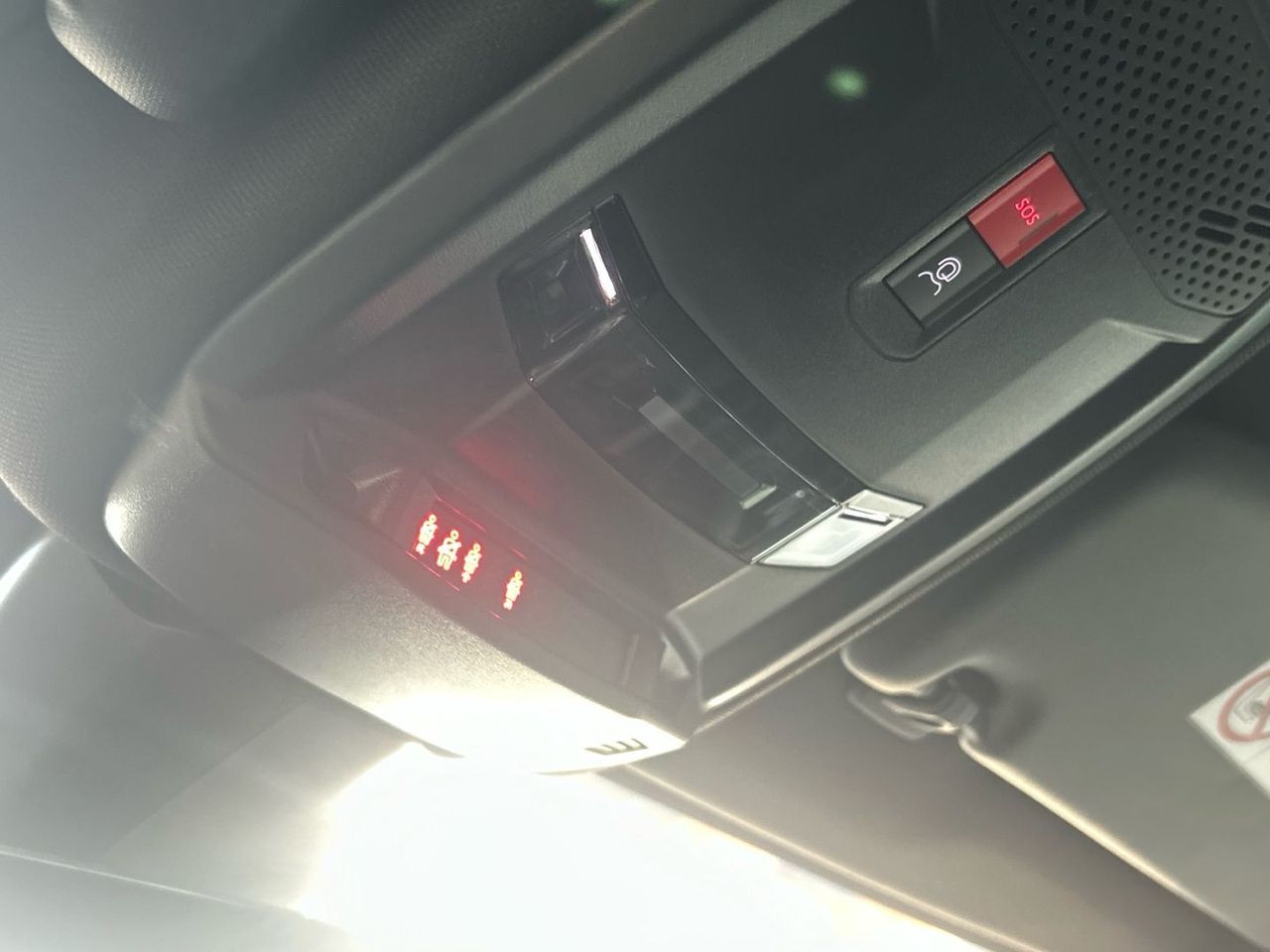 Peugeot 208 GT Hybrid eDCS6 75 kW (100 CV) - foto 18