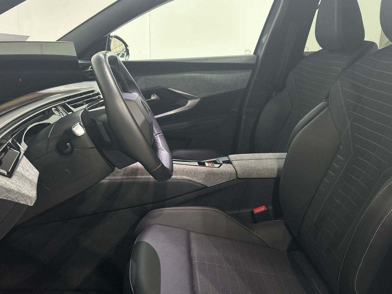 Peugeot 3008 Hybrid 145 Allure eDCS6 107 kW (145 CV) - foto 11