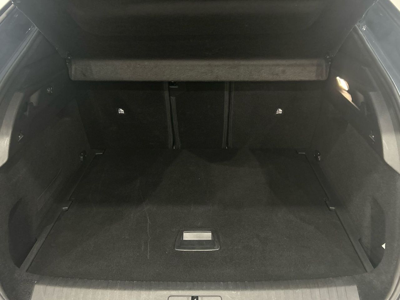 Peugeot 3008 Hybrid 145 Allure eDCS6 107 kW (145 CV) - foto 6