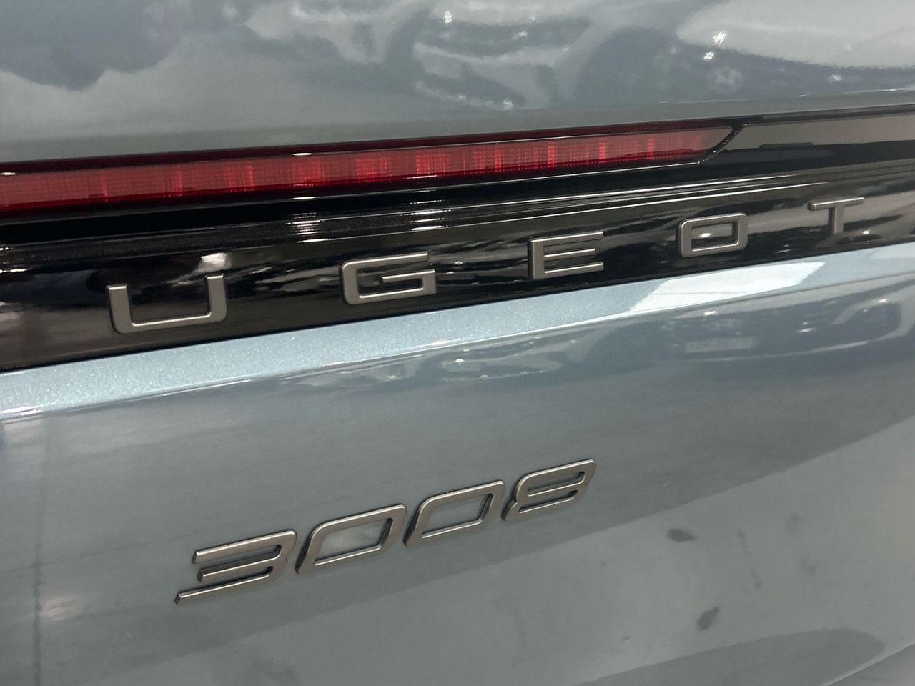 Peugeot 3008 Hybrid 145 Allure eDCS6 107 kW (145 CV) - foto 29