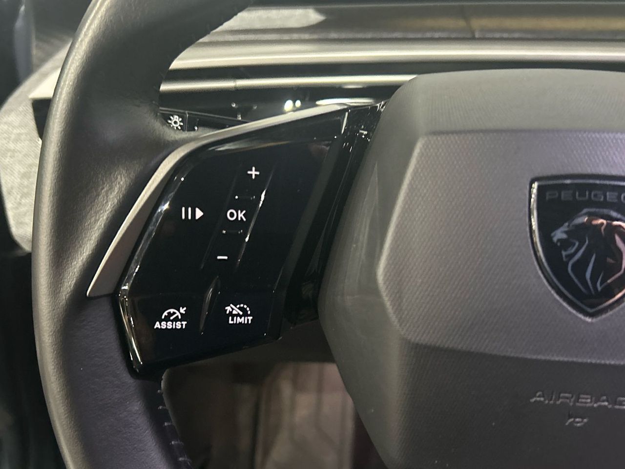 Peugeot 3008 Hybrid 145 Allure eDCS6 107 kW (145 CV) - foto 20