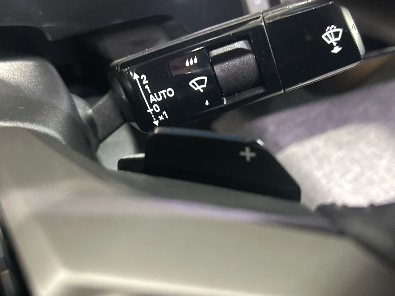 Peugeot 3008 Hybrid 145 Allure eDCS6 107 kW (145 CV) - foto 41