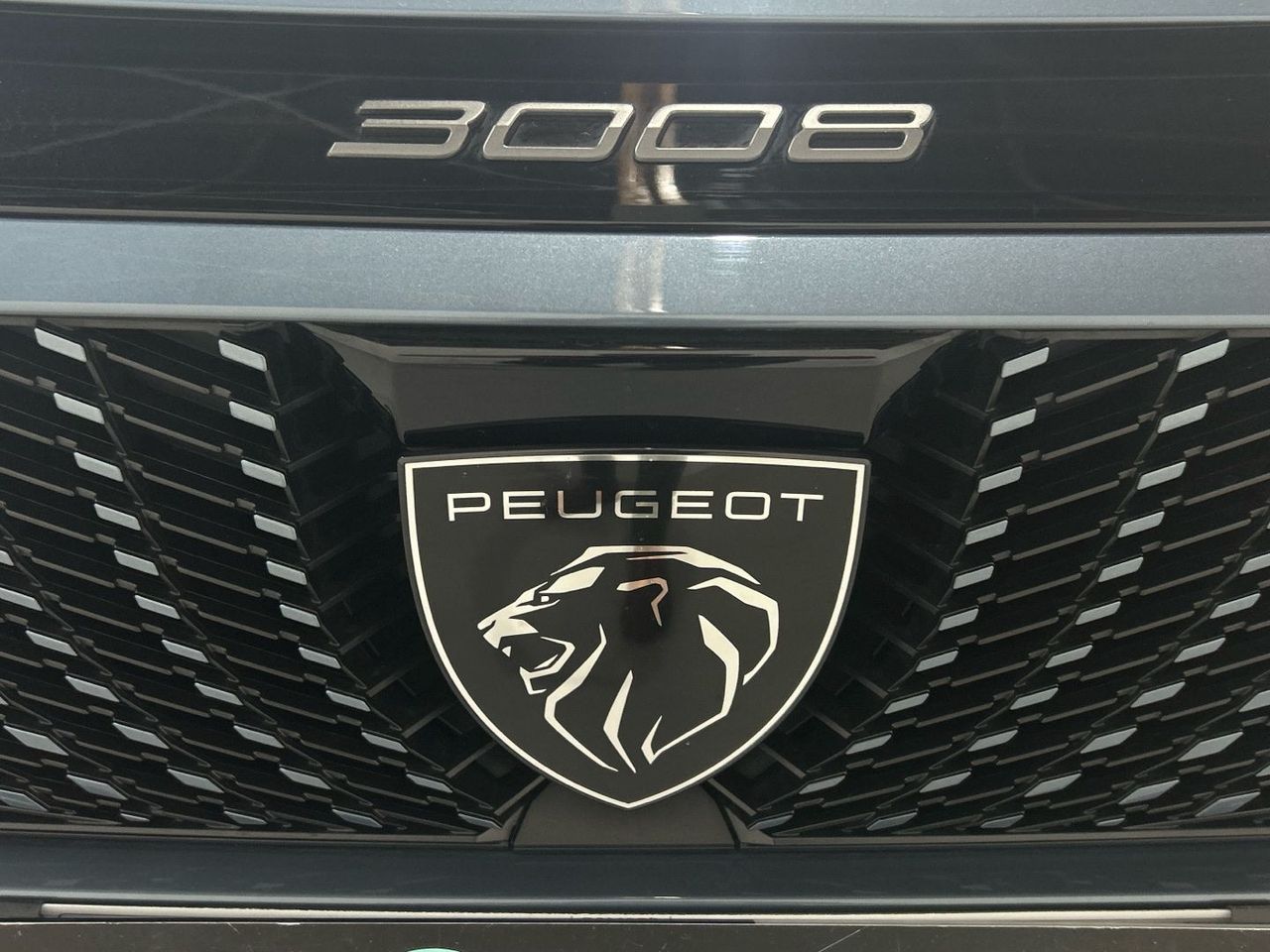 Peugeot 3008 Allure Hybrid eDCS6 100 kW (136 CV) - foto 32