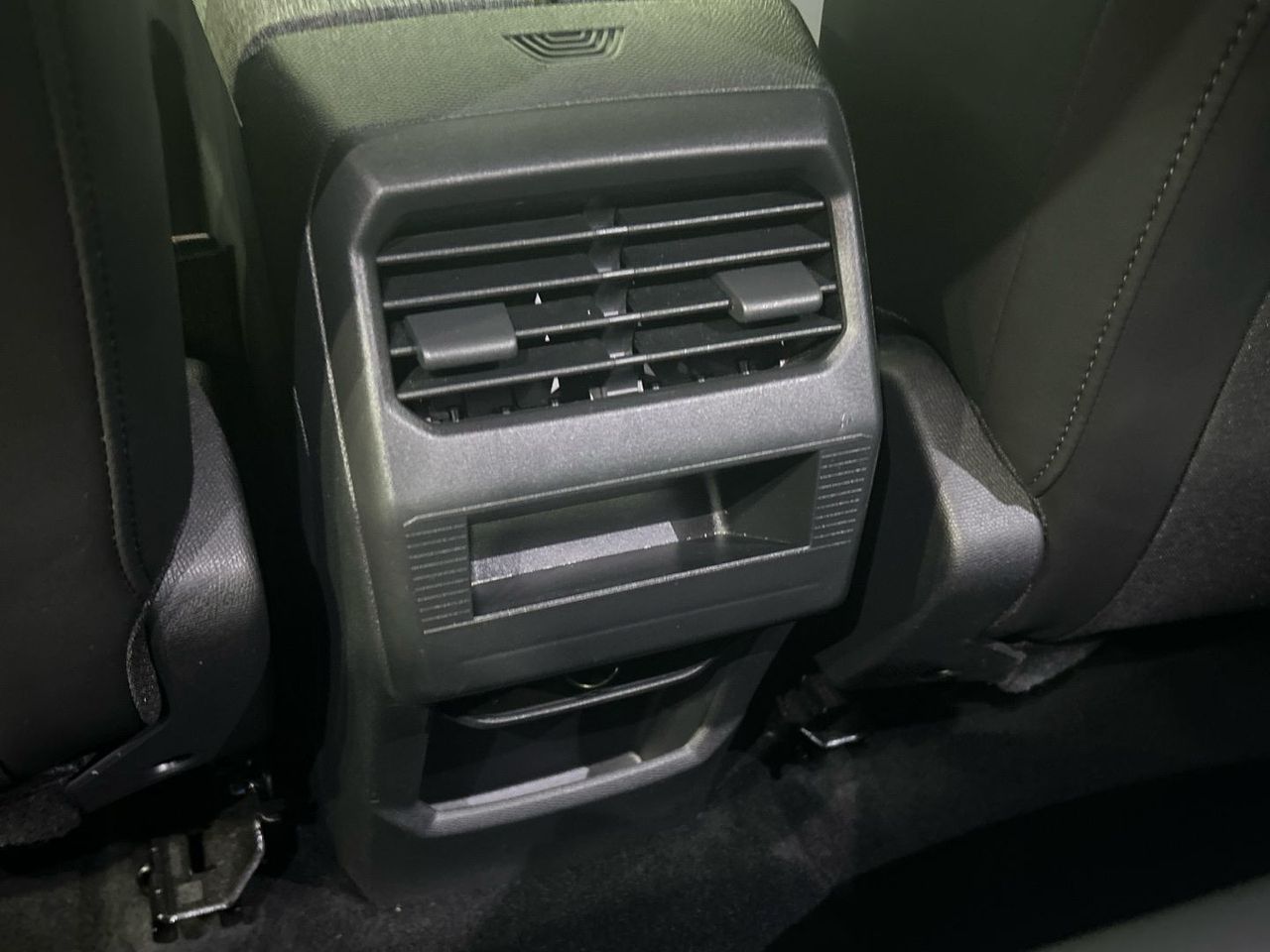 Peugeot 3008 Allure Hybrid eDCS6 100 kW (136 CV) - foto 52