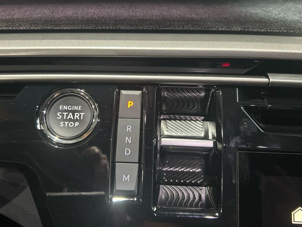 Peugeot 3008 Allure Hybrid eDCS6 100 kW (136 CV) - foto 43