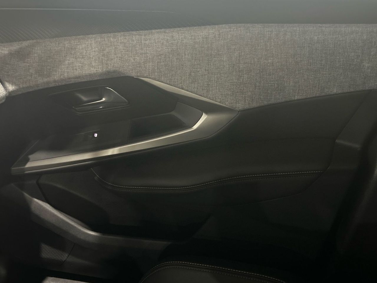 Peugeot 3008 Allure Hybrid eDCS6 100 kW (136 CV) - foto 50