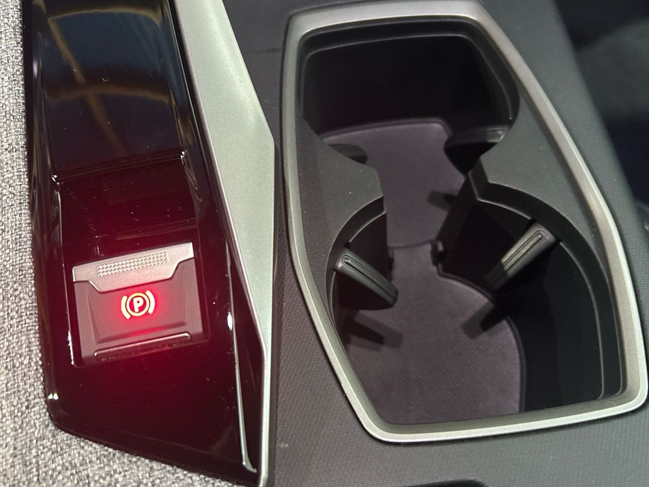 Peugeot 3008 Allure Hybrid eDCS6 100 kW (136 CV) - foto 37