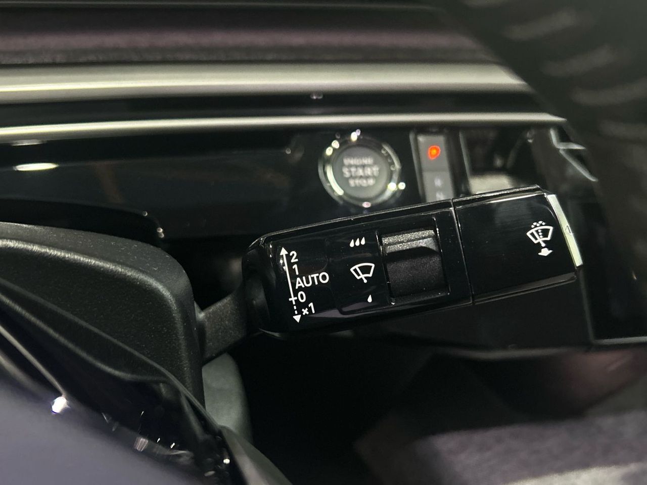 Peugeot 3008 Allure Hybrid eDCS6 100 kW (136 CV) - foto 36