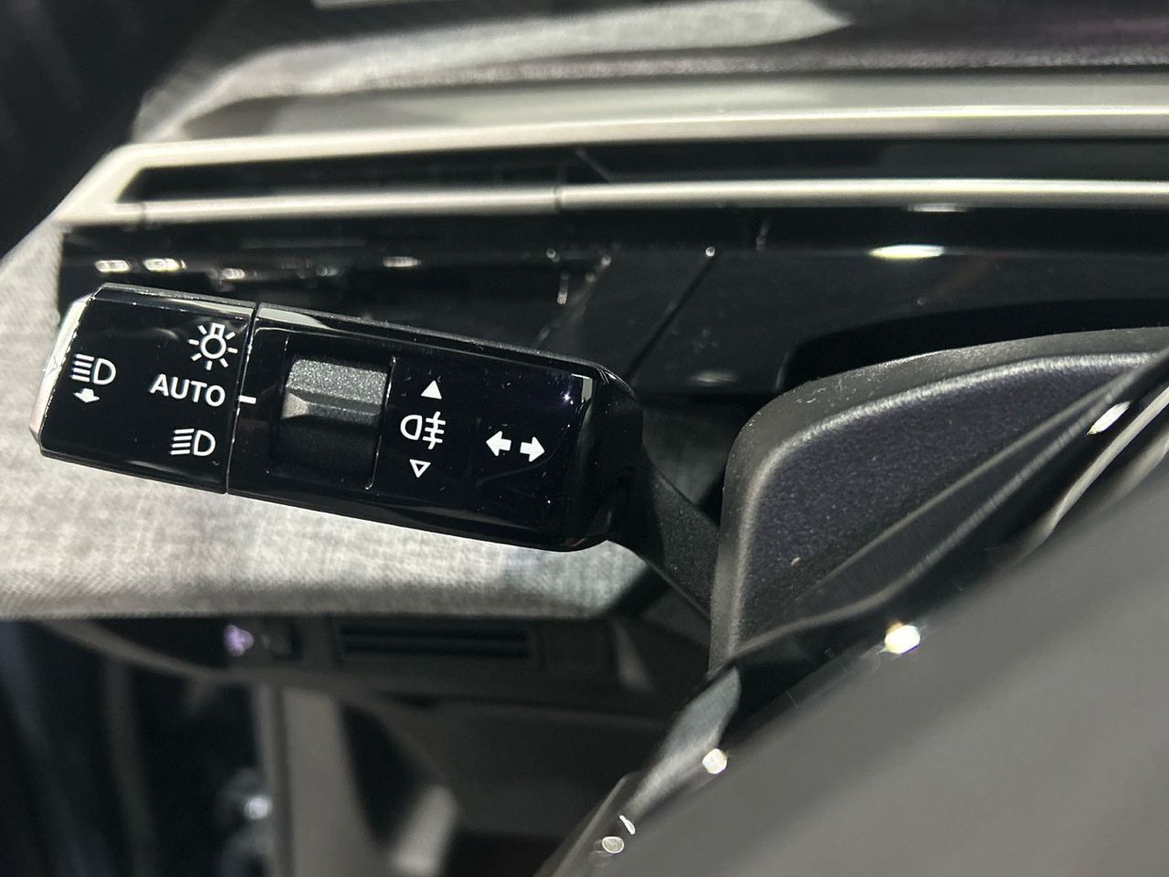 Peugeot 3008 Allure Hybrid eDCS6 100 kW (136 CV) - foto 35