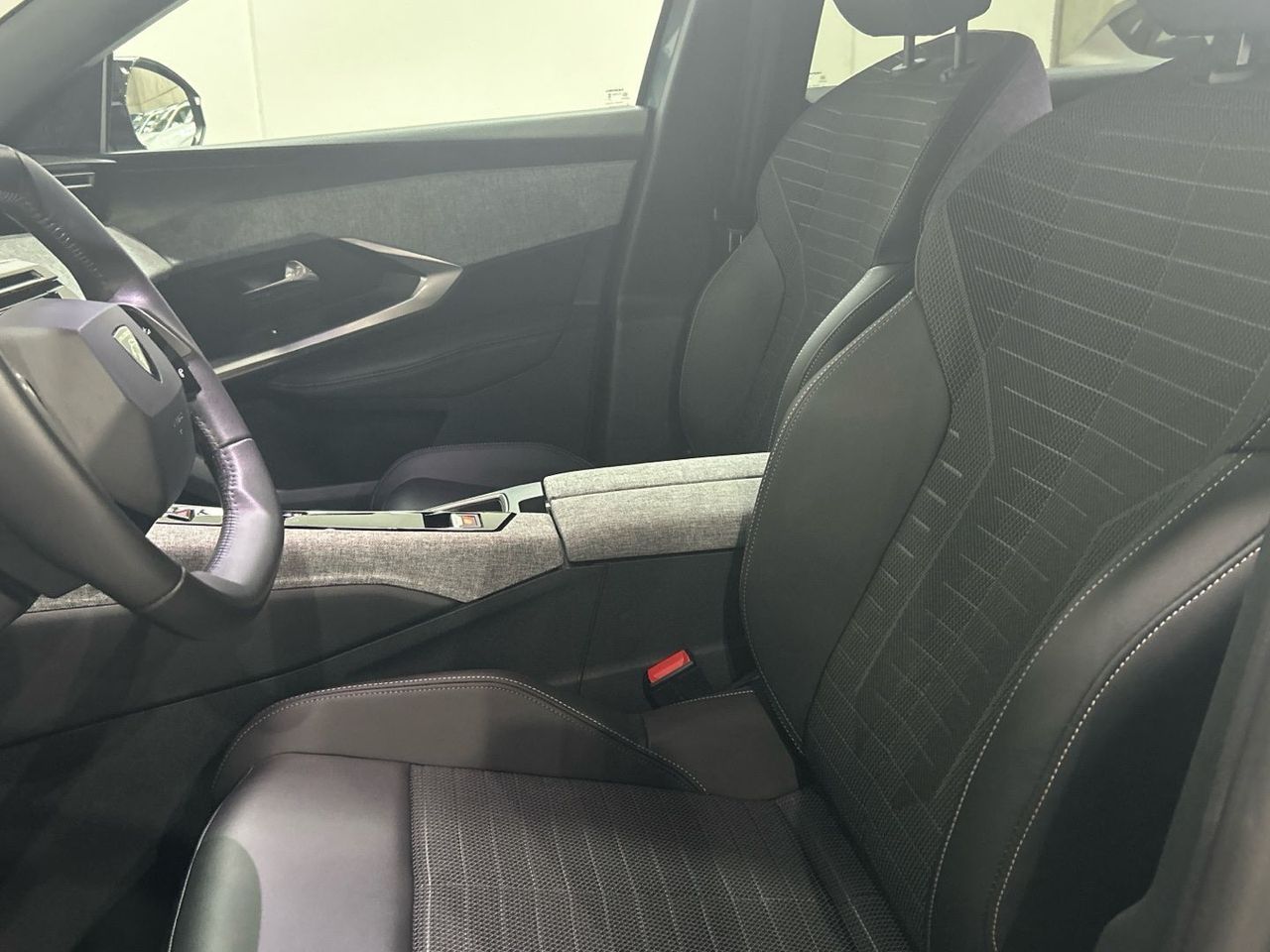 Peugeot 3008 Allure Hybrid eDCS6 100 kW (136 CV) - foto 11