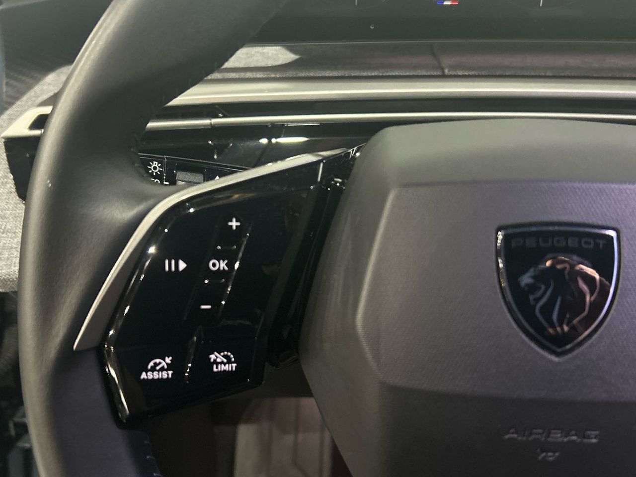 Peugeot 3008 Allure Hybrid eDCS6 100 kW (136 CV) - foto 20
