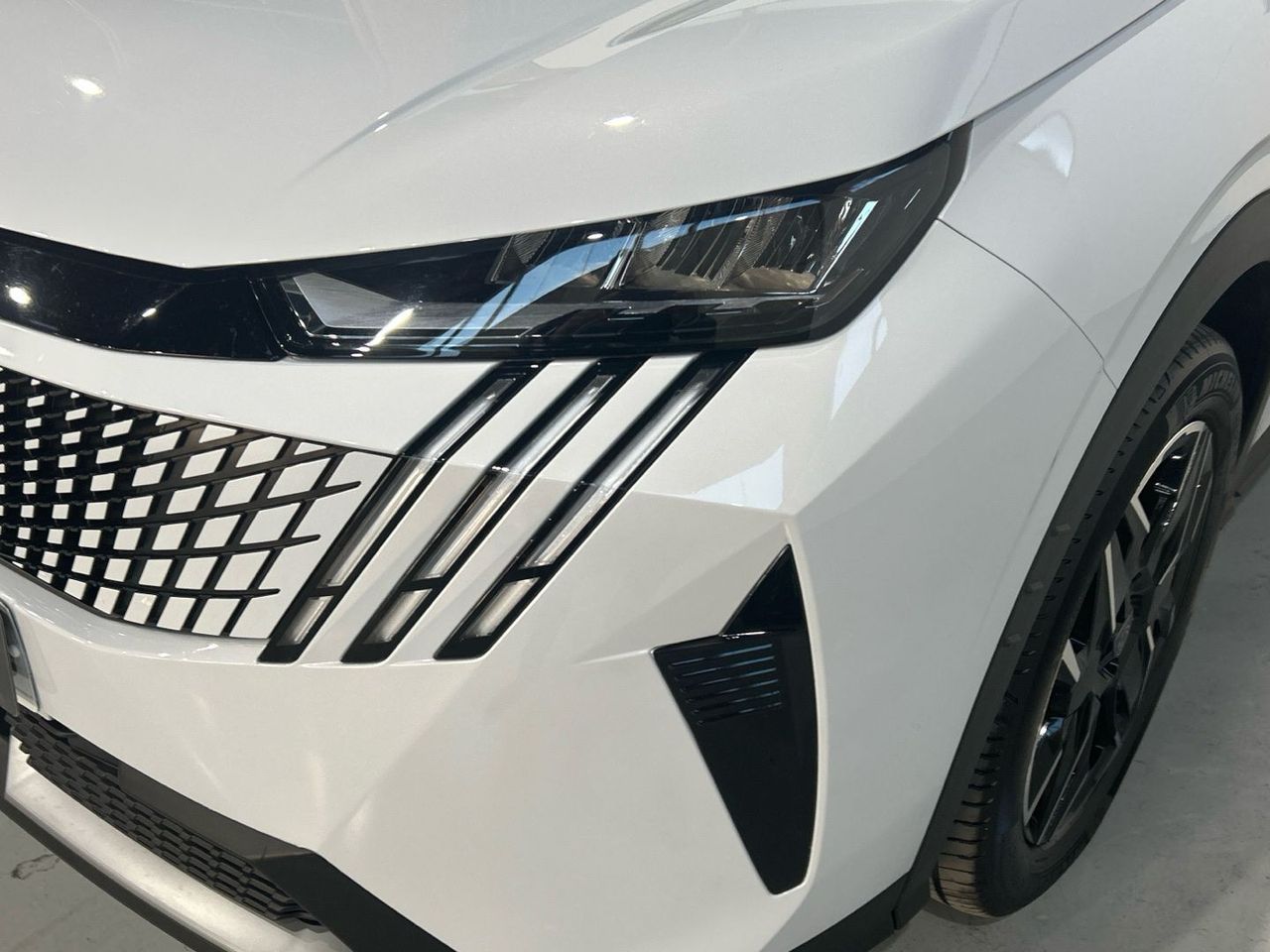 Peugeot 5008 Hybrid 1.2 Allure eDCS6 107 kW (145 CV) - foto 16