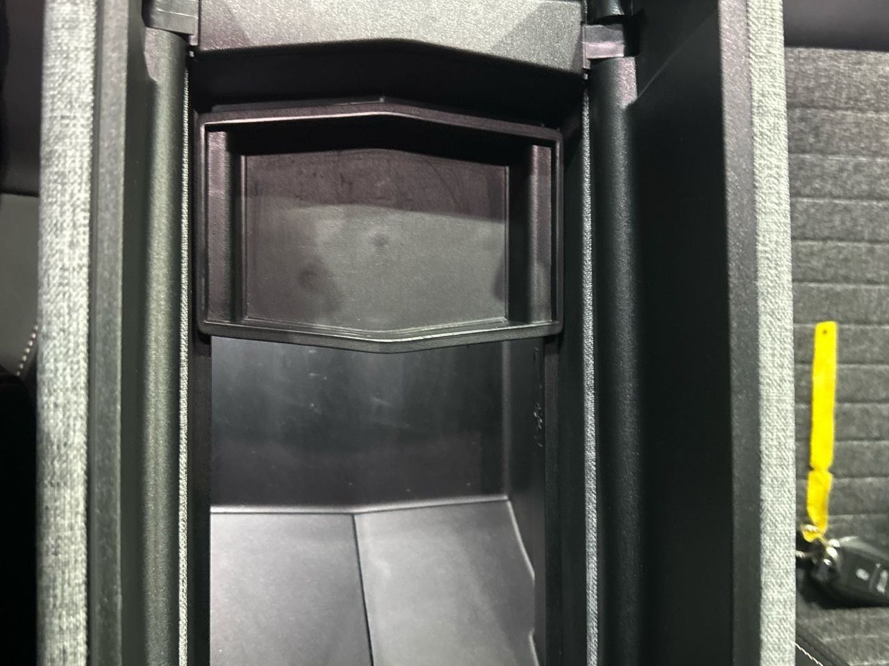 Peugeot 5008 Hybrid 1.2 Allure eDCS6 107 kW (145 CV) - foto 45