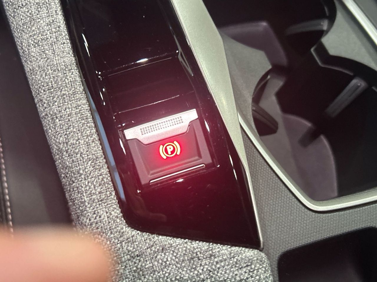 Peugeot 5008 Hybrid 1.2 Allure eDCS6 107 kW (145 CV) - foto 46