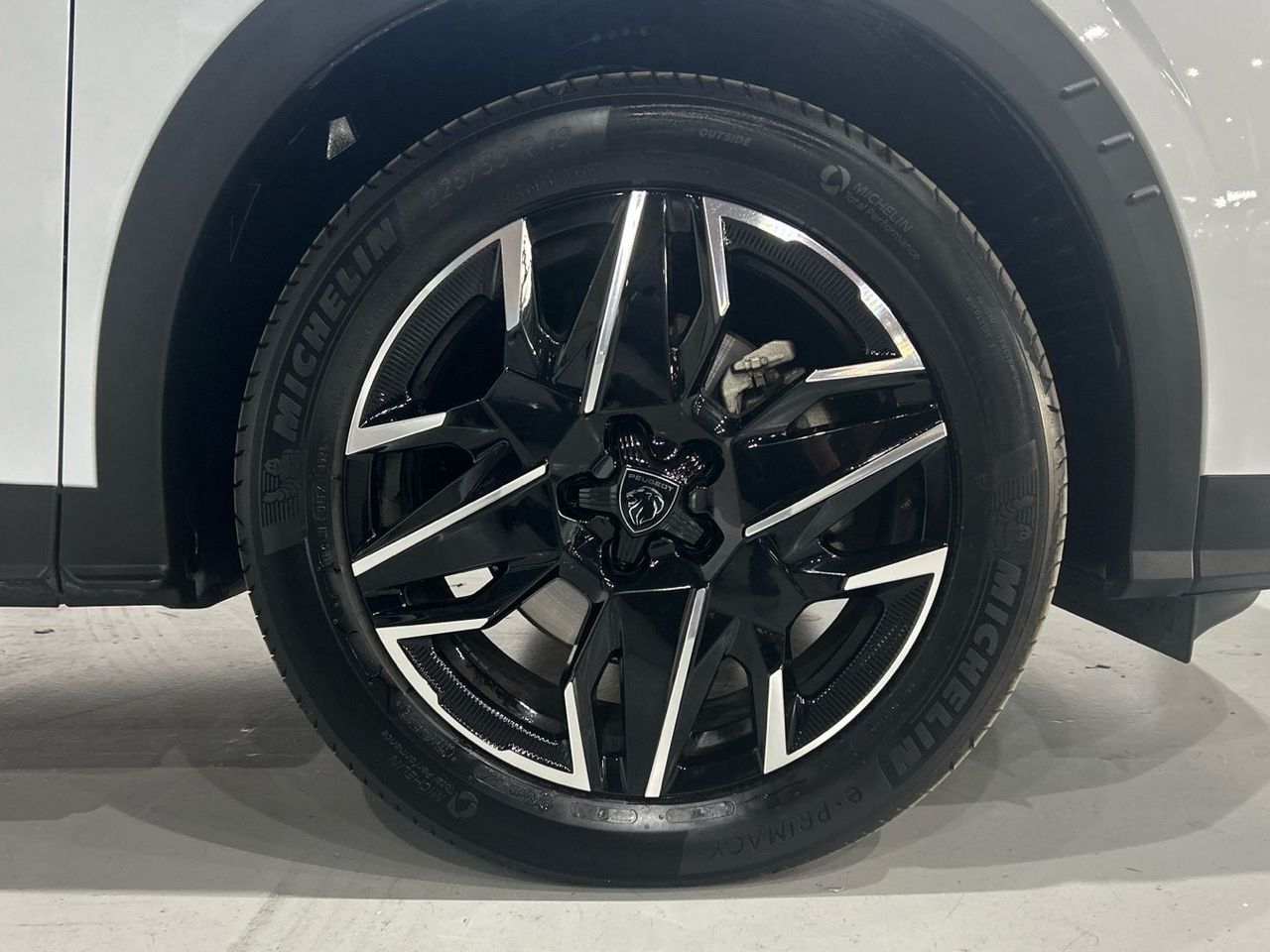 Peugeot 5008 Hybrid 1.2 Allure eDCS6 107 kW (145 CV) - foto 13