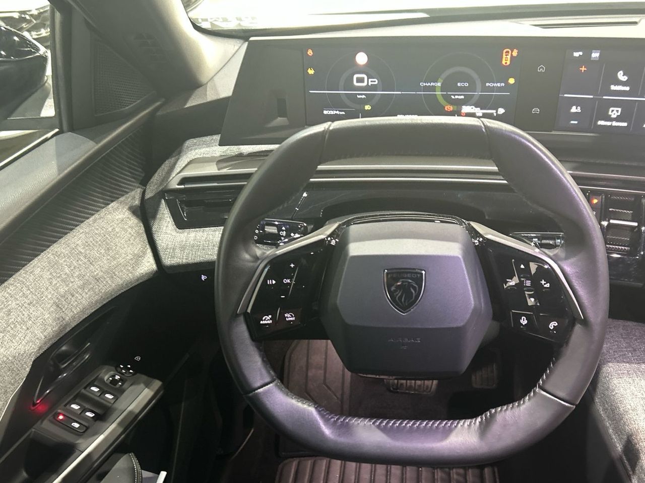 Peugeot 5008 Hybrid 1.2 Allure eDCS6 107 kW (145 CV) - foto 9