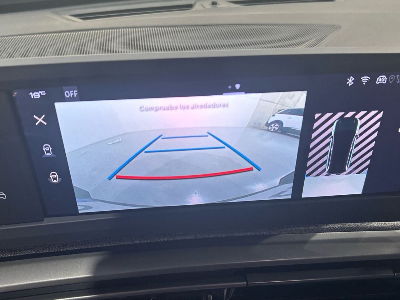 Peugeot 5008 Hybrid 1.2 Allure eDCS6 107 kW (145 CV) - foto 60