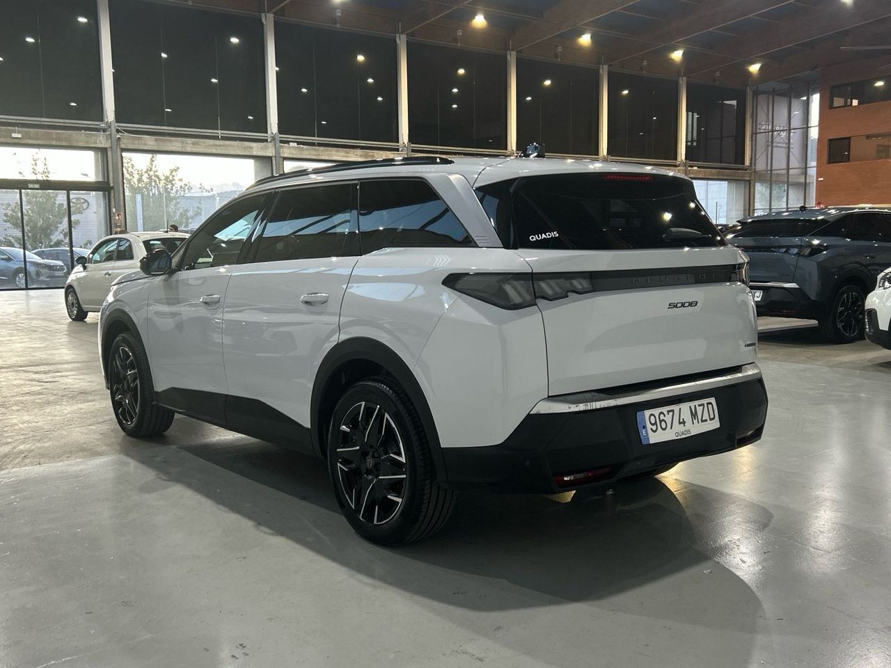 Peugeot 5008 Hybrid 1.2 Allure eDCS6 107 kW (145 CV) - foto 7