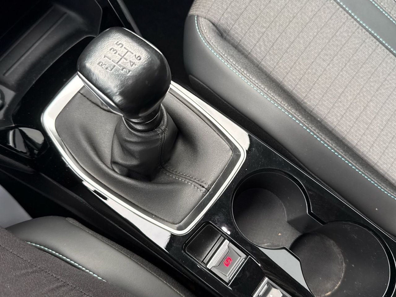 Peugeot 2008 PureTech 130 S&S Allure Pack 96 kW (130 CV) - foto 14