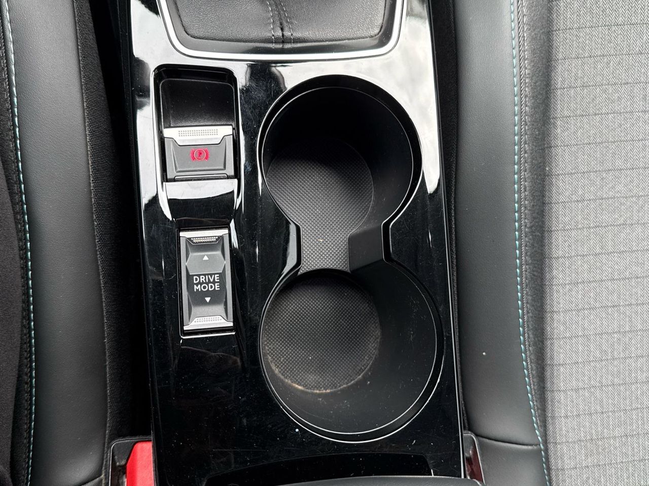 Peugeot 2008 PureTech 130 S&S Allure Pack 96 kW (130 CV) - foto 35