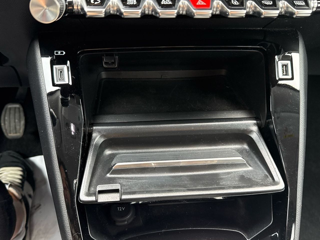 Peugeot 2008 PureTech 130 S&S Allure Pack 96 kW (130 CV) - foto 32