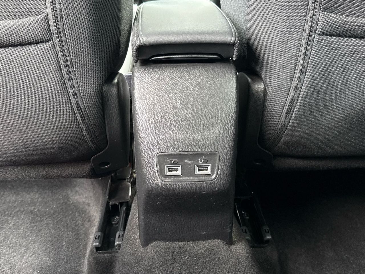 Peugeot 2008 PureTech 130 S&S Allure Pack 96 kW (130 CV) - foto 38