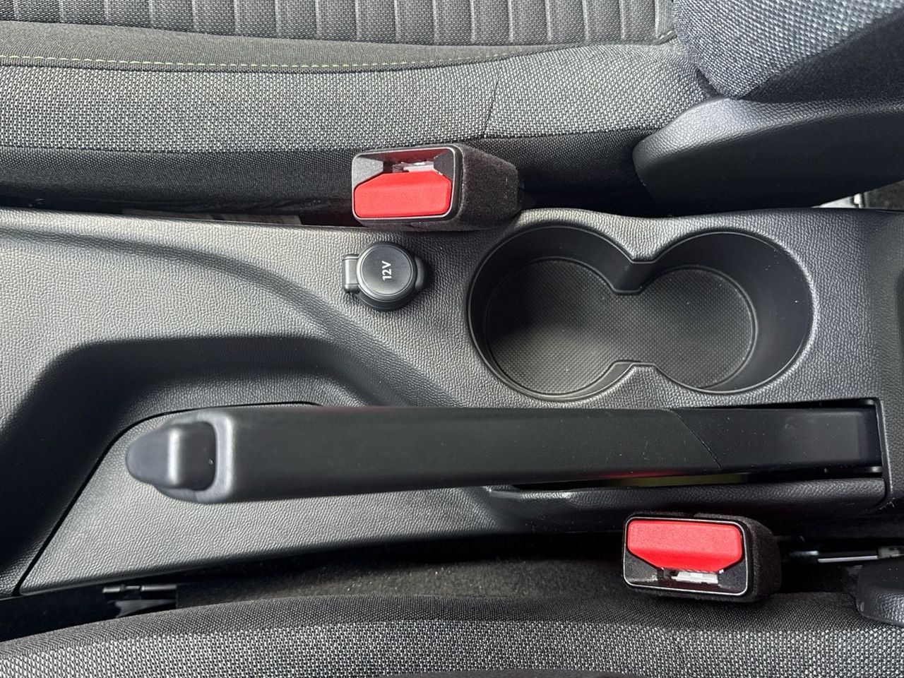 Peugeot 208 PureTech 100 Active 75 kW (100 CV) - foto 32