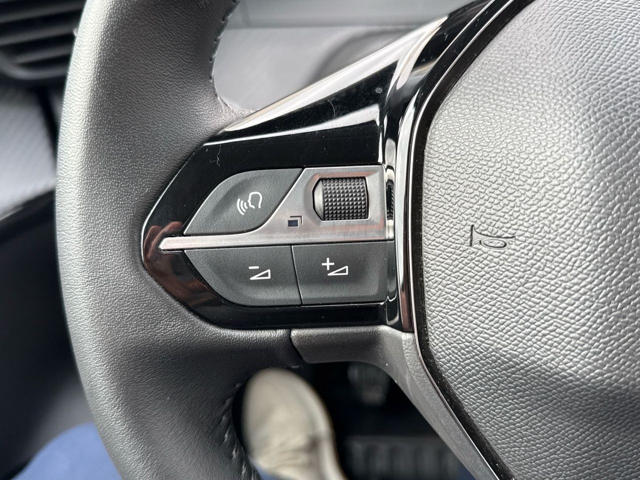 Peugeot 208 PureTech 100 Active 75 kW (100 CV) - foto 20