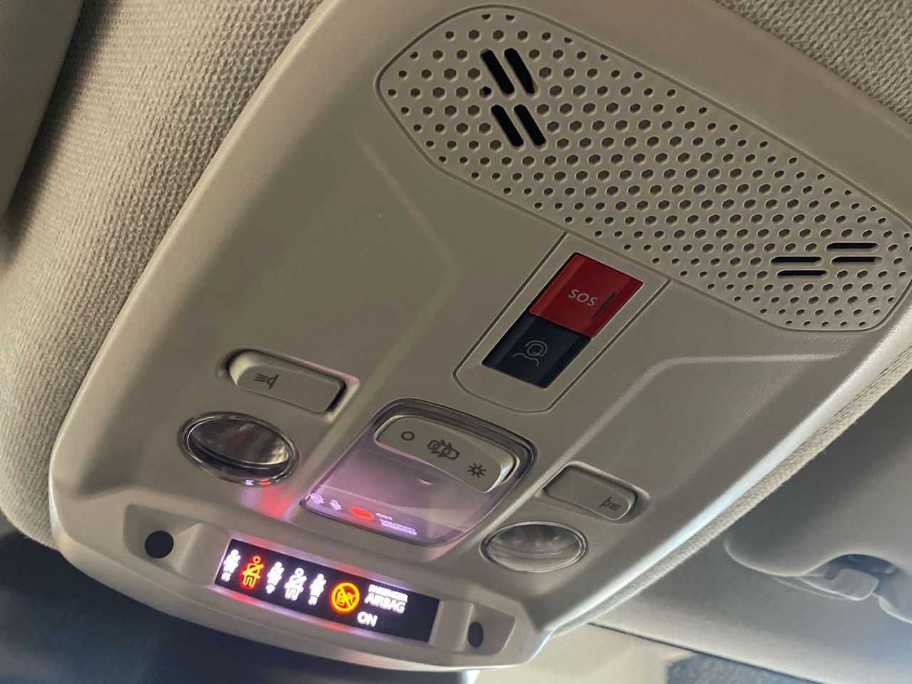 Citroën C4 Hybrid 145 Plus e-DCS6 107 kW (145 CV) - foto 18