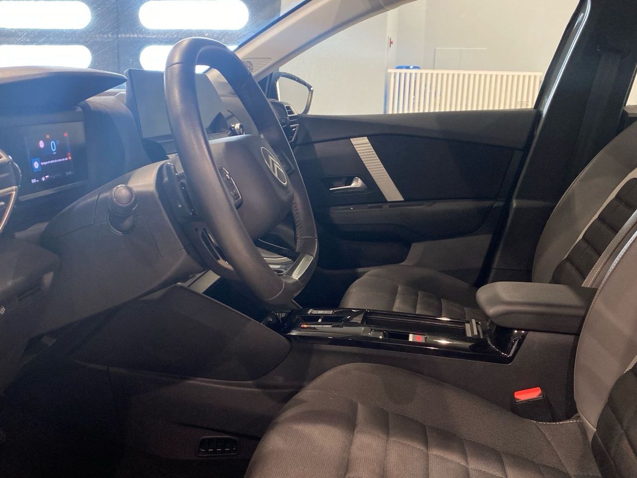 Citroën C4 Hybrid 145 Plus e-DCS6 107 kW (145 CV) - foto 11