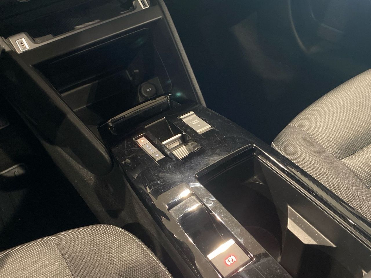 Citroën C4 Hybrid 145 Plus e-DCS6 107 kW (145 CV) - foto 14