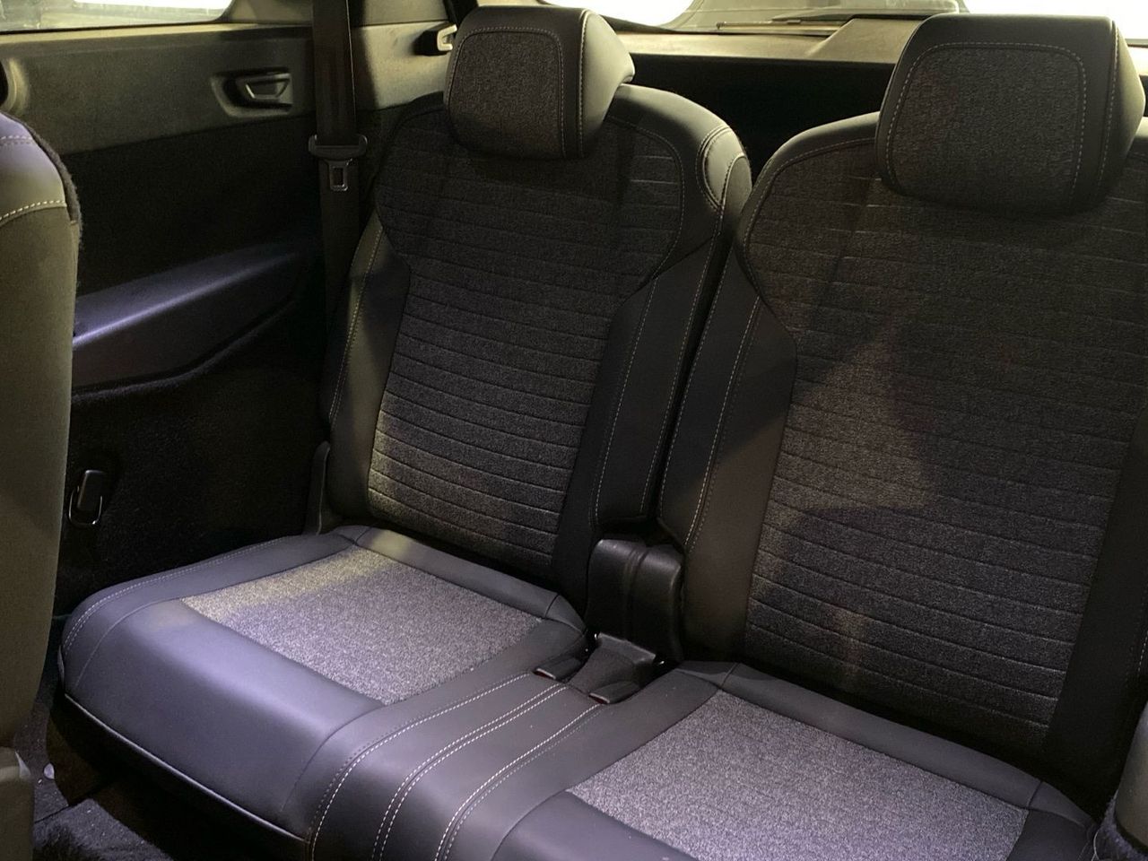 Peugeot 5008 Hybrid 1.2 Allure eDCS6 100 kW (136 CV) - foto 32